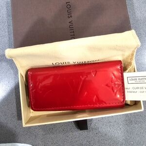 Louis Vuitton Verni calf leather key holder